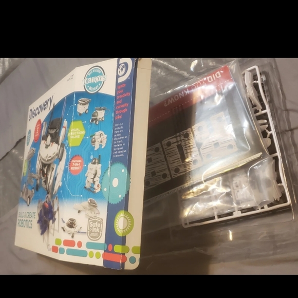 Build and Create Robotics, Create 3 Robots (New Open Box) By Discovery - Picture 3 of 11